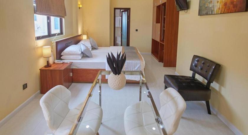 โลนูเวลิ Hotel ฮุลฮูมาเล ภายนอก รูปภาพ